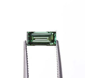 โอเอ็ม เจ็มส์ แกรนด์ แบ็กเก็ตต์ คัท ซินธ์ติก แล็บ กรอว์น แฟนซี คัลเลอร์ 1.5 กะรัต HPHT CVD รับรองโดย IGI สำหรับทำเครื่องประดับ - Product Image 5