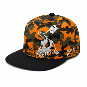 Gorra Snapback de 6 Paneles con Camuflaje Naranja y Logotipo de Escorpión Bordado en Blanco, Estilo Urbano Unisex - Product Image 1