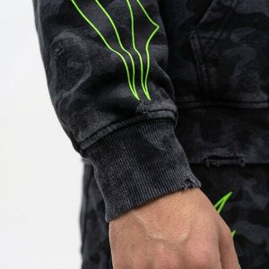Conjunto Deportivo con Capucha para Hombre, Camuflaje Negro, Estampado de Llamas Verde Neón, Estilo Urbano, Bolsillos con Cordón, Corte Regular, 100% Algodón - Product Image 4