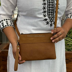 Fabricant de luxe personnalisé pleine fleur en cuir véritable bracelet sac à bandoulière pour femmes en cuir de vache élégant Mini pochette sac à main - Product Image 3