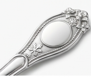 Elegante Cuchara de Metal Plateado con Mango Ornamentado, Acabado Espejo de Alta Calidad, Apta para Lavavajillas, Cubertería para Bodas y Eventos - Product Image 2