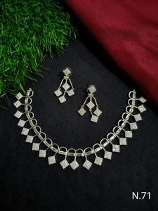 Conjunto de Joyería Étnica para Novia, Collar y Aretes de Dos Piezas para Boda y Fiesta, Plateado, Estilo Clásico - Product Image 1
