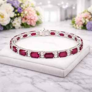 กำไลข้อมือทับทิมธรรมชาติทรงเหลี่ยมมรกต ทองคำขาว 18K ของขวัญอัญมณีสีแดงสุดหรูสำหรับผู้หญิงในวันครบรอบ - Product Image 3