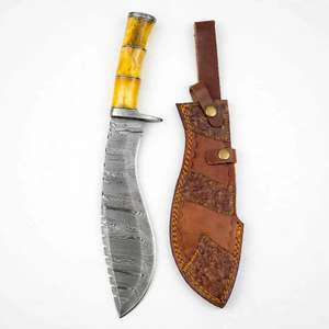 Herramienta curva de acero de Damasco hecha a mano con mango de hueso de camello para uso en exteriores - Product Image 5
