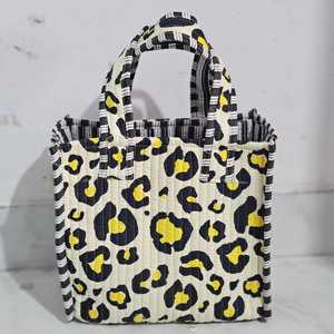 Bolso Tote de Algodón Acolchado Estilo Bohemio de Veer Handicrafts, con Patrón a Rayas, Cierre de Cremallera, para Playa, Viajes, Compras, Uso en Todas las Estaciones - Product Image 3