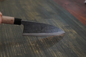 Couteau de cuisine Gyuto Tosa-uchihamono, forgé à la main, en acier au carbone, manche en bois, écologique, ambidextre, traditionnel - Product Image 2