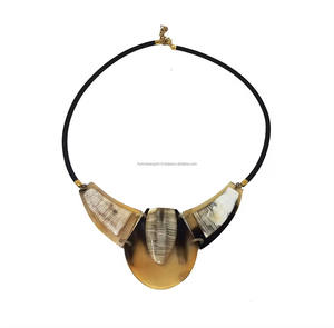 Collar de Aleación Cristiana Vintage de la Mejor Calidad con Acabado Pulido de Alto Brillo para Fiestas - Product Image 1