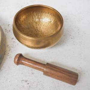 Beautiful Hammered Brass Singing <b>Bowl</b> With Wooden Striker Cushion For <b>Deep</b> Meditation Yoga Studio Spiritual Decor - Product Image 6