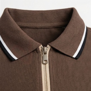 Polo en piqué à manches courtes pour homme, couleur marron, avec poche et fermeture éclair, décontracté, respirant, tricoté, design uni, coupe classique - Product Image 4