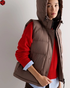 Women's Hooded Puffer Vest Sleeveless Down Alternative Winter <b>Waistcoat</b> Zipper Outerwear Custom Logo Women's Padded Vest - Product Image 4