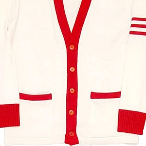 Vente en gros de cardigan en tricot doux et confortable en acrylique 100% avec logo brodé personnalisé, lettres grecques, pull de sororité pour femmes, hiver - Product Image 3