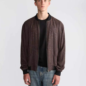 แจ็คเก็ตบอมเบอร์หนังแท้สีน้ำตาล 100% พร้อมผ้าแคนวาสและโลโก้ด้านหน้าสำหรับผู้ชาย ฤดูหนาว อุ่นสบาย คุณภาพดี - Product Image 1