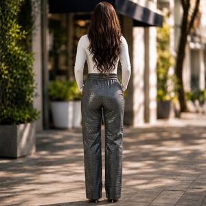 Pantalon large en cuir texturé crocodile gris pour femme |   Pantalon en cuir gaufré croco fait main à taille haute - Product Image 3
