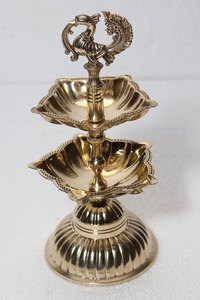Traditional Brass Diya ZE740 ZARA ENTERPRISES Round Industrial for Bedroom Home Temple Oil <b>Lamp</b> Decor Gifts Leaf - Product Image 3