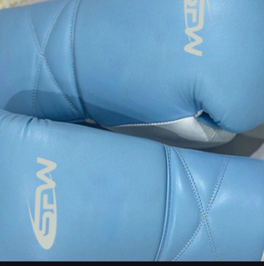 นวมมวยไทยสำหรับผู้ชาย ผู้หญิง เด็ก นวม MMA คิกบ็อกซิ่ง ออกกำลังกาย คุณภาพพรีเมียม น้ำหนักเบา - Product Image 6