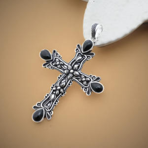 Pendentif croix en onyx plaqué argent – Collier avec pierre précieuse noire – Bijoux de style vintage - Product Image 4