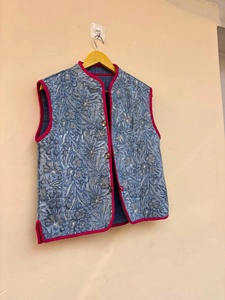 Chaleco Corto de Terciopelo Vintage con Bordado Suzani, Chaleco sin Mangas con Estampado Floral, Chaqueta Boho Hippie, Chaleco Bordado Étnico para Mujer, Invierno - Product Image 3