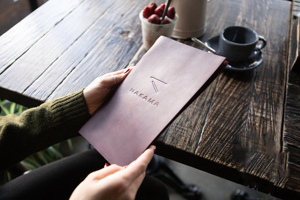 Porta Menús de Cuero de Lujo Clásico con Diseño Plegable y Protección para Uso en Mesas de Restaurantes, Cafés y Hoteles LMC-0176 - Product Image 4