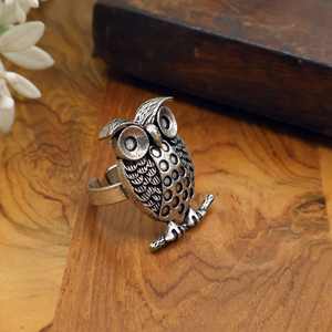 Bague réglable vintage en forme de hibou – Bague en métal argenté antique, bijoux de mode pour femmes et hommes - Product Image 3