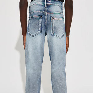 กางเกงยีนส์เด็กทรงตรงคุณภาพสูง ปิดด้วยซิปและกระดุมเพื่อความสะดวกสบาย พร้อมโลโก้สั่งทำพิเศษ รุ่น 2026 ดีไซน์ทนทาน - Product Image 6