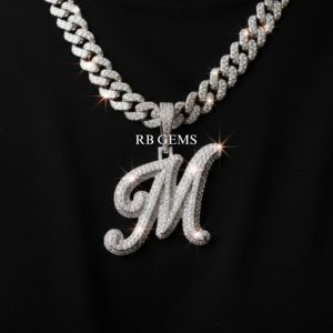 Pendentif personnalisé lettre initiale M glacée en argent sterling 925 plaqué or blanc avec moissanite VVS, bijoux hip-hop en gros - Product Image 1