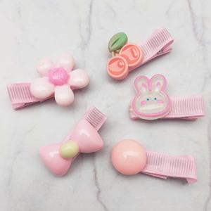 Set de pinzas para el cabello de niña, de aluminio y cinta, color rosa dulce, con lazo de flor 3D, cereza y conejito, cómodas y seguras. - Product Image 1