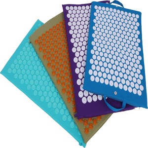 Set de Esterilla de Acupresión para Gimnasio en Casa con Diseño Plegable para Masaje Corporal Completo, Alivio del Dolor y Liberación del Estrés por Yoga - Product Image 1