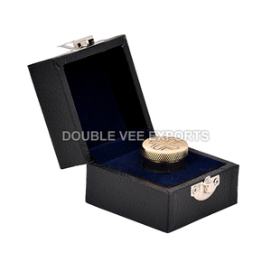 Recipiente de Latón para Aceite Sagrado CHR con Tapa Grabada con Cruz y Estuche – DOUBLE VEE EXPORTS - Product Image 3