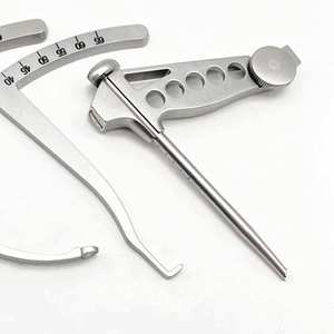 Guía de perforación ajustable tipo C para ligamentos de rodilla, hombro, fémur y tibia, instrumento ortopédico de acero inoxidable con agarre. - Product Image 2