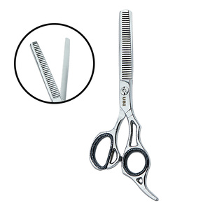 Tijeras de Peluquería Profesionales para Diestros de 7.2 Pulgadas, Acero con Alto Contenido de Carbono, Cuchilla Afilada, para Cortar y Peinar el Cabello - Product Image 4