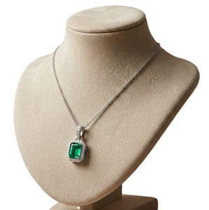 Collar con Colgante de Esmeralda Verde Cultivada en Laboratorio y Diamante Natural Redondo, Oro Sólido de 18K, Diseño de Halo Oculto - Product Image 5