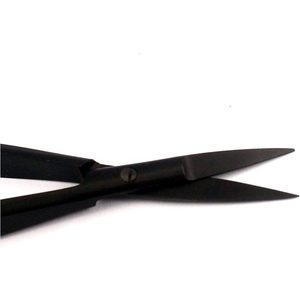 Tijeras de Acero Inoxidable Curvas de 4.7 Pulgadas con Mecanismo de Resorte para Recortar Cejas y Pestañas, con Logotipo Personalizado - Product Image 4