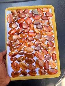 Fournisseur indien d'agate rouge rayée, pierres naturelles polies pour bracelets, colliers et bijoux artisanaux, disponible à la vente - Product Image 2