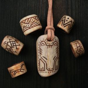 Collar de Hueso Tallado a Mano, Estilo Tribal Étnico Artesanal, Collar Bohemio Vintage, Joyería Hecha a Mano para Mujer - Product Image 3