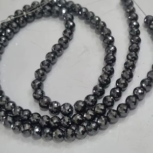 48 perles de moissanite noires effet diamant |   8 MM |   Coupe AAA |   Facetté |   Mahigems Exports |   Origine Gujarat |   Pendentif et bijoux en diamant - Product Image 1