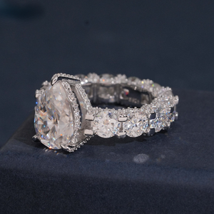 Bague Hiphop Unisexe en Argent Sterling 925 Plaqué Or Rose et Rhodium, Certifiée par un Certificat Tier, avec Moissanite Ronde Taillée en Poire et Sertissage à Griffes - Product Image 3