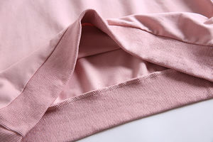 ชุดเซ็ตเสื้อครอปและกางเกงขาสั้นถักนิตติ้งลำลองสำหรับฤดูร้อนสำหรับผู้หญิง พร้อมลายปักและงานปะติด - Product Image 2