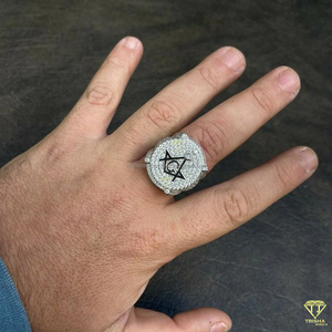 Bague Hip Hop en Acier Inoxydable avec Diamant Moissanite et Symbole Franc-Maçon - Product Image 3