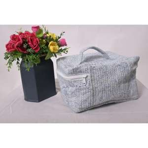 Grande trousse de maquillage matelassée en coton à motif floral, fermeture éclair, légère, pour voyage, organisateur, usage quotidien, pochette cosmétique faite à la main - Product Image 3