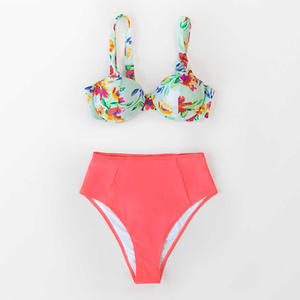 Conjunto de Bikini Iridiscente Estilo Sirena con Tela Brillante, Bordes con Volantes y Braguita de Cintura Alta a la Moda para Días Soleados - Product Image 4