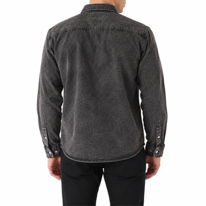 Chemise en jean pour homme, style décontracté moderne, coupe premium, boutons classiques sur le devant, deux poches poitrine, manches longues. - Product Image 2