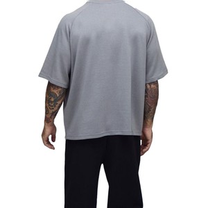 T-shirts pour hommes en coton épais à manches raglan grises, coupe ample et oversize, col rond, manches courtes, style streetwear, avec logo personnalisé, pour la gym - Product Image 3