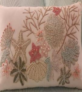 Housse de coussin bohème abordable avec broderie perlée pour canapé, lit, chaise et décoration intérieure confortable, avec un décoratif unique fait main - Product Image 1