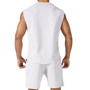 Conjunto de pantalones cortos para hombre con logo personalizado, mezcla de algodón y poliéster, sudadera sin mangas, pantalones cortos, 2 piezas, camisetas sin mangas y ropa deportiva para hombre OEM - Product Image 3