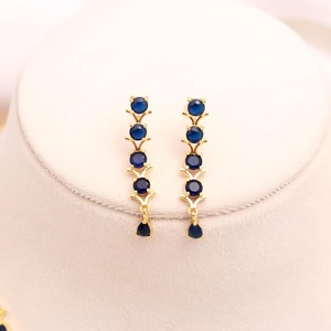 Conjunto de Collar con Colgante de Esmeralda, Latón Chapado en Oro de 22K, Corte Oval Marquise, Piedra de Esmeralda Verde, Elegante Conjunto de Joyería con Aretes - Product Image 2