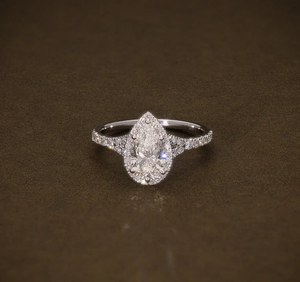 Bague de fiançailles vintage personnalisée en or avec diamant de laboratoire pour anniversaire de mariage et cadeau - Product Image 1