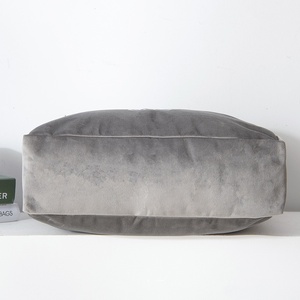 Bolsa de Almacenamiento Acolchada de Terciopelo, Gran Capacidad, Organizador de Edredones Gris, Bolsa de Almacenamiento para Mantas con Opción de Logotipo Personalizado - Product Image 5