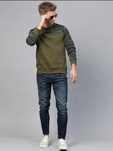 เสื้อสเวตเชิ้ตคอกลมลายพรางสีเขียวมะกอกสำหรับผู้ชาย ทรงปกติ ผ้าถัก สวมใส่สบาย เหมาะสำหรับฤดูใบไม้ร่วง ผลิตจากผ้าฝ้าย 100% - Product Image 4