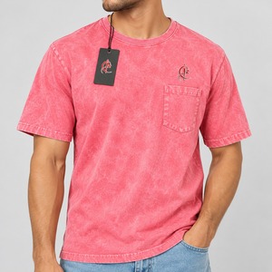 Camiseta de Hombre con Lavado Ácido, Diseño Sólido y Estampado Moderno, Nueva Colección en Oferta - Product Image 1