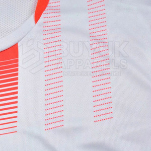 ชุดฟุตบอลสโมสร OEM เสื้อผ้าฟุตบอล โพลีเอสเตอร์ 100% ระบายอากาศได้ดี รับทำโลโก้ตามสั่ง ผลิตจำนวนมากจากโรงงานโดยตรง - Product Image 3